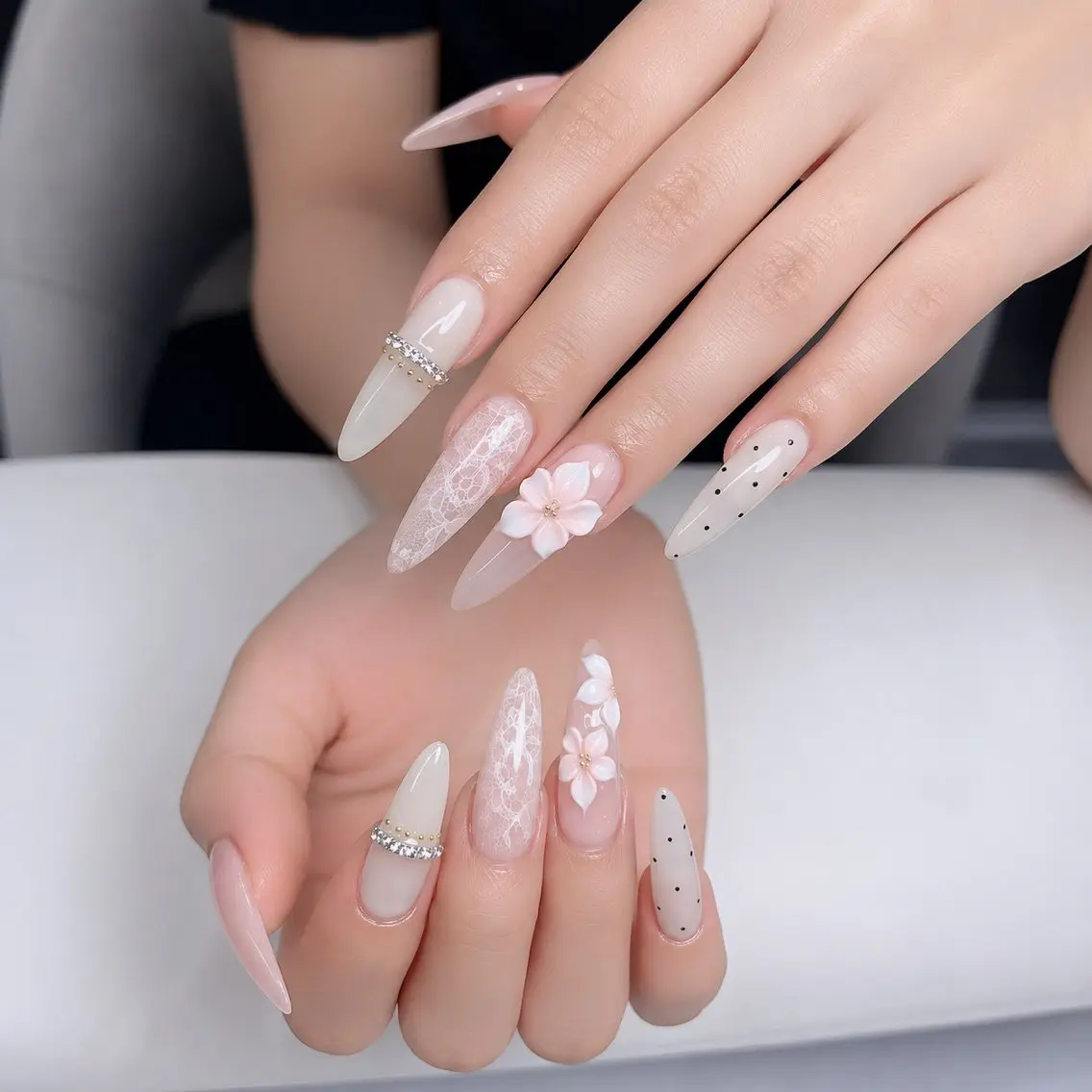 ネイル アートネイル ボルドー フレンチネイル ジェルネイル 氷ネイル・うるうるネイル ハンドネイル Julie Nail Rinのネイルデザイン