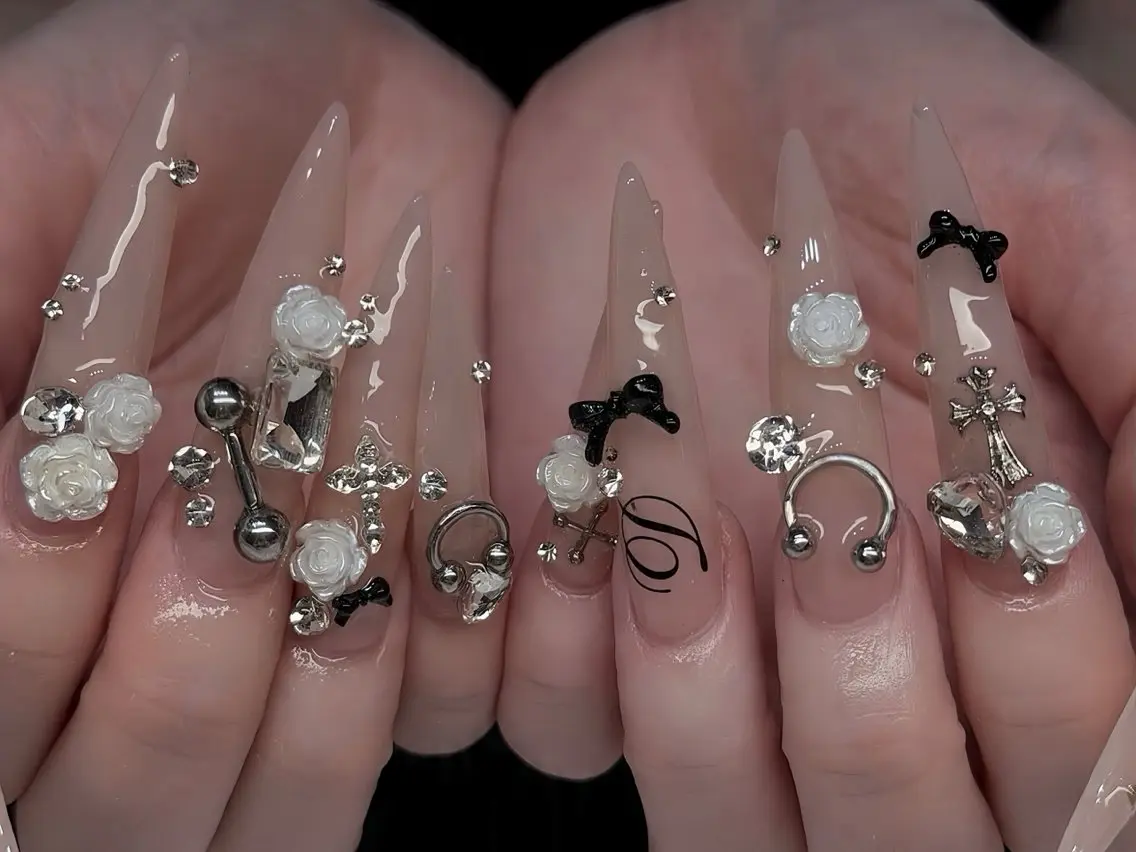 ネイル ブルー フラッシュネイル フラワーネイル ホログラムネイル キラキラネイル ハンドネイル Rin Nail 新大久保店のネイルデザイン