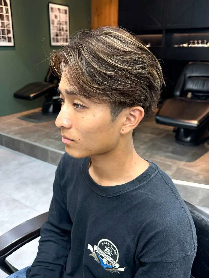 カラー メンズ メンズハイライト ハイライトカラー カット ヘアカラー シャドウパーマ/ 波巻パーマYu-Kiのヘアスタイル