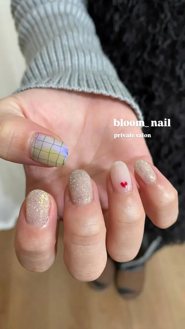 ネイル オーロラネイル ハート ラメ(グリッター) マグネットネイル ニュアンスネイル bloom_ nailのネイルデザイン