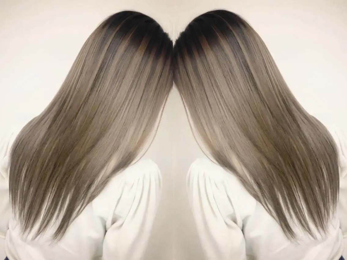 ロング ハイライト レイヤーカット 𝐍𝐄𝐎 𝐉𝐔𝐑𝐈のネイルデザイン