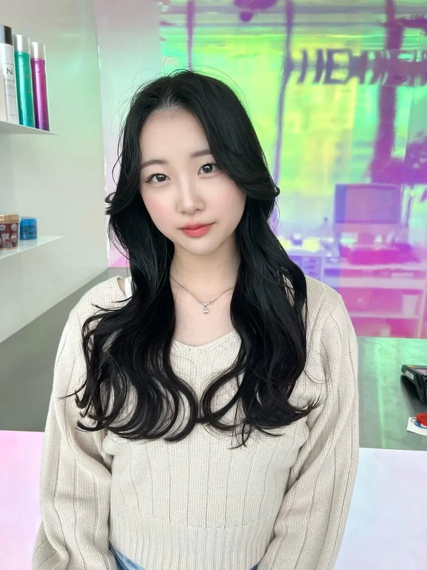 ロング カラー KANAMI 🌏のヘアスタイル