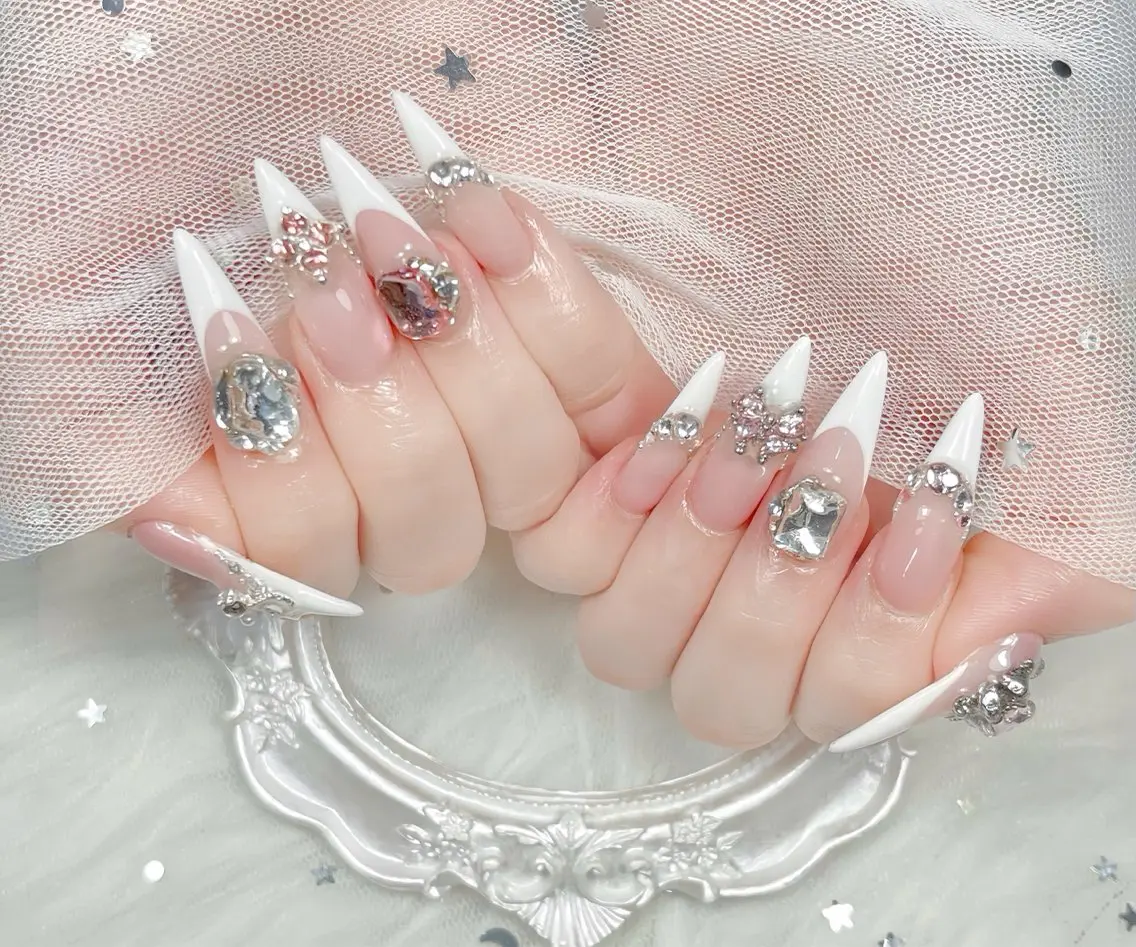 ネイル チークネイル 長さ出し フレンチネイル ジェルネイル グラデーション ハンドネイル THANHTHANH NAILのネイルデザイン