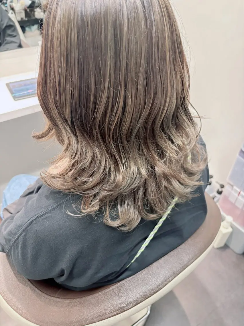 ミディアム カラー カット ヘアカラー Mina Akiyamaのヘアスタイル