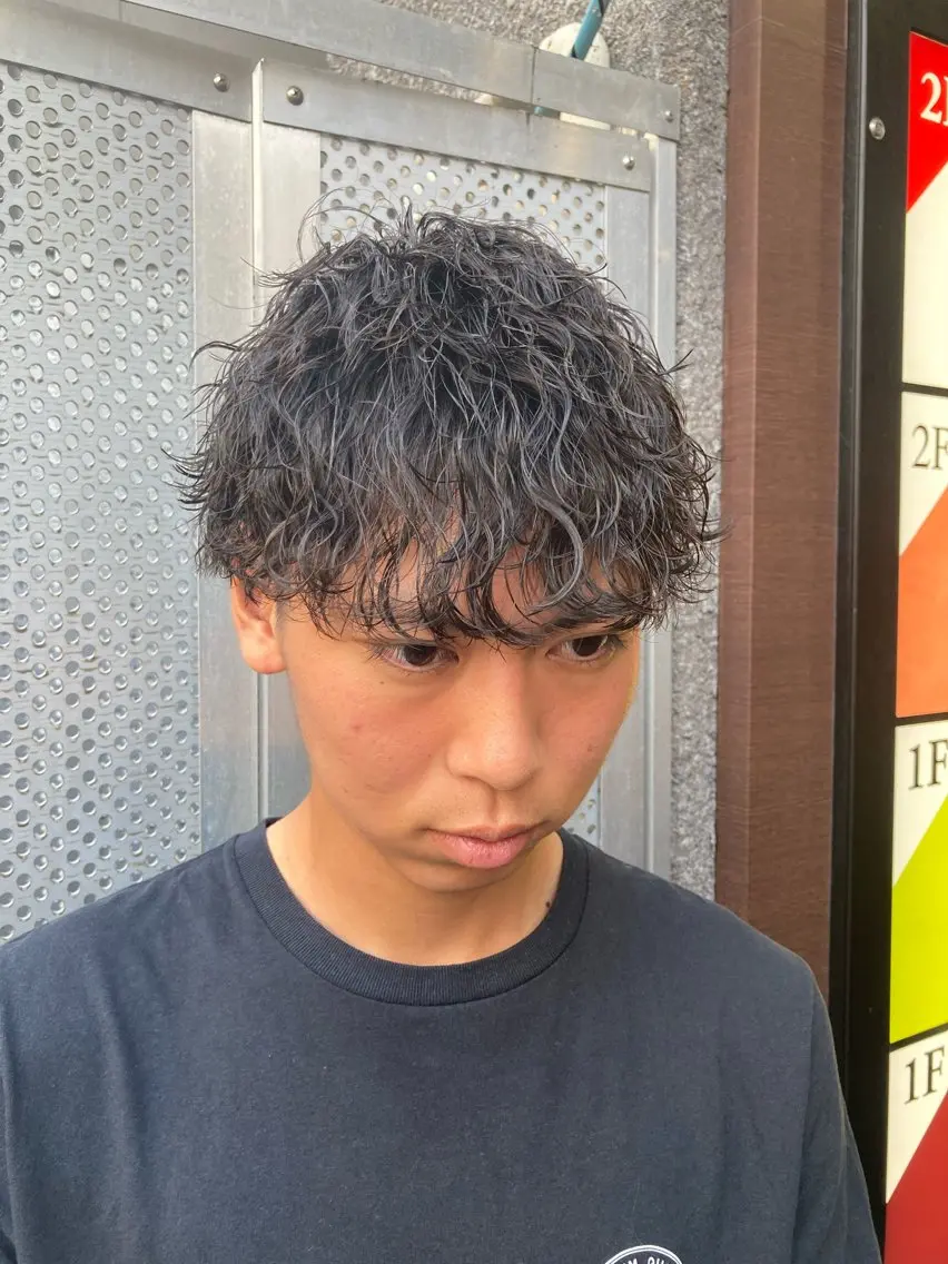 パーマ メンズ メンズパーマ 波巻きパーマ スパイラルパーマ カット パーマ メンズ特化 TAKUYAのヘアスタイル