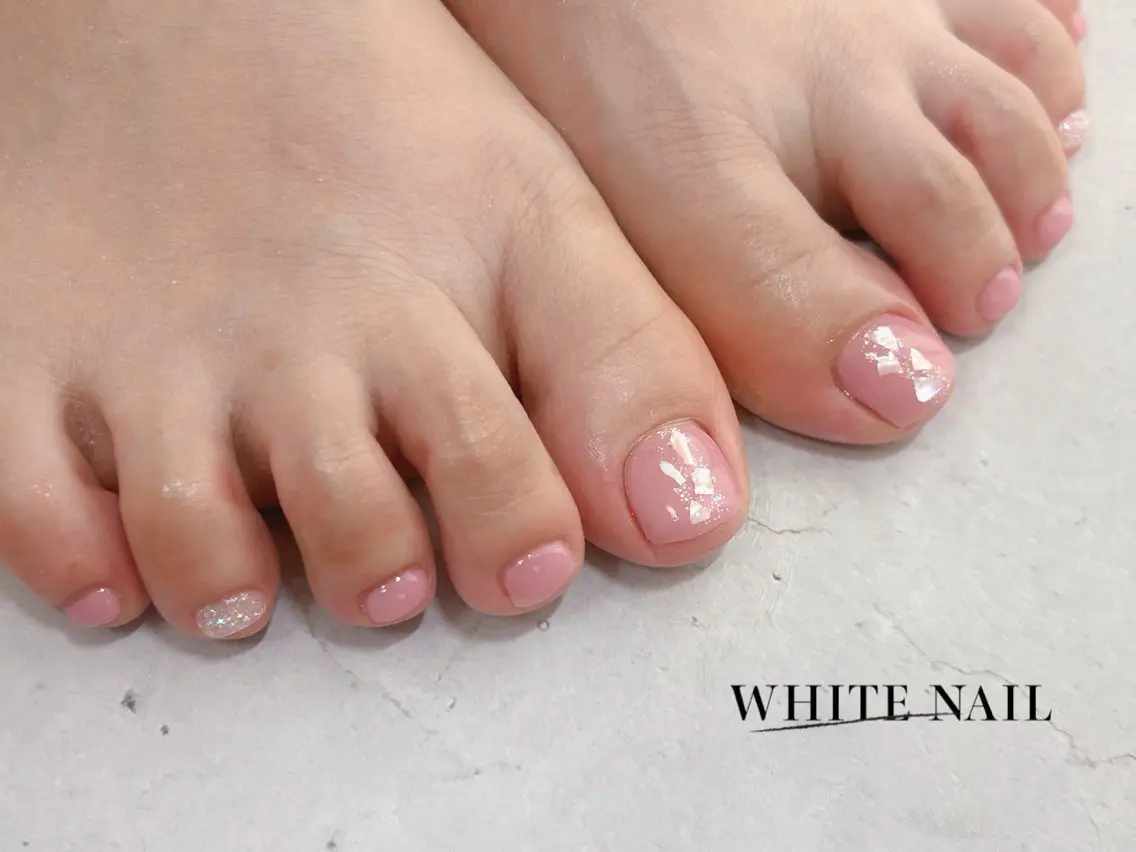 ネイル フットネイル フットネイル WHITE NAIL ホワイトネイルのネイルデザイン