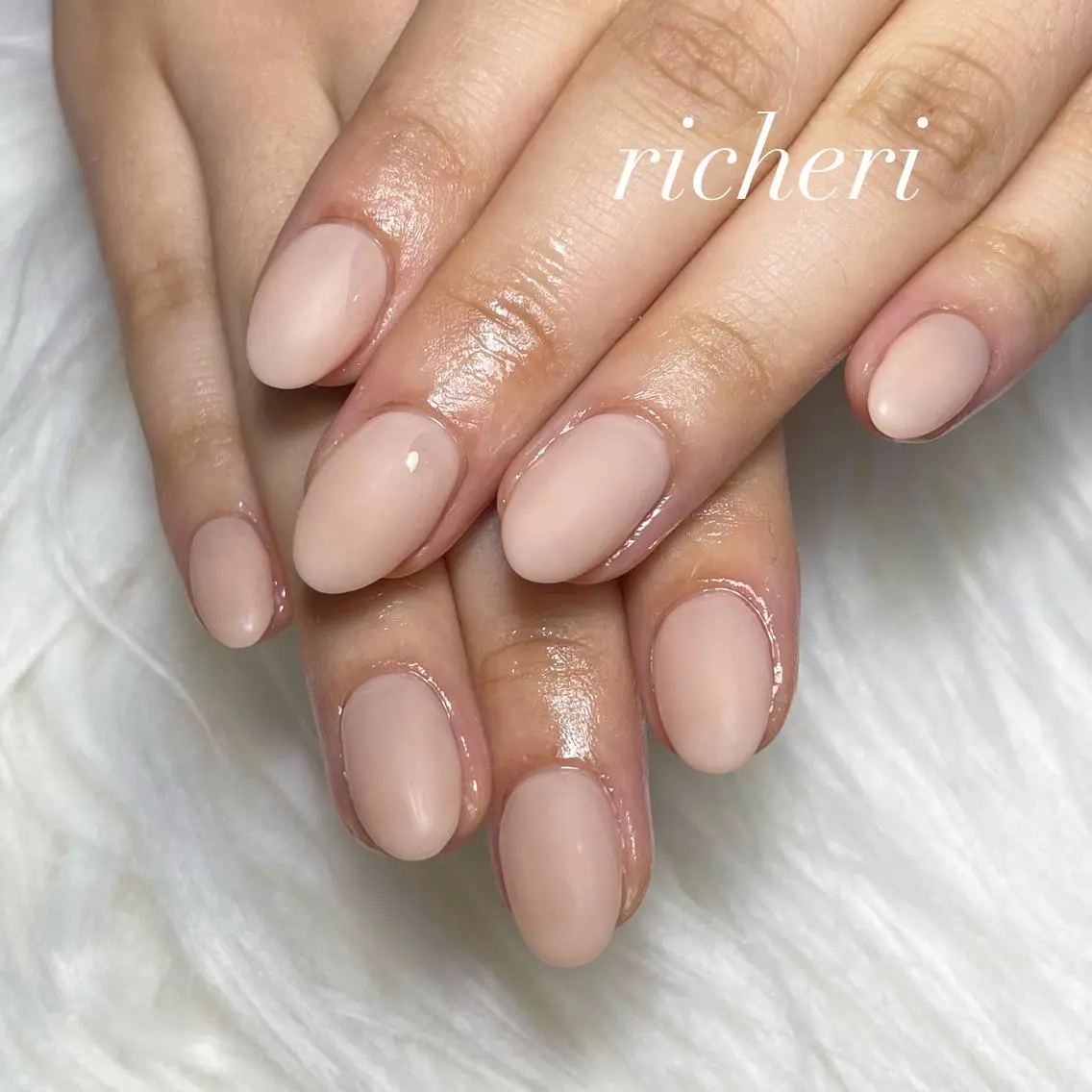 ミディアム ネイル 韓国風ヘア アートネイル フレンチネイル ジェルネイル ガラスフレンチ richeri beautyのネイルデザイン