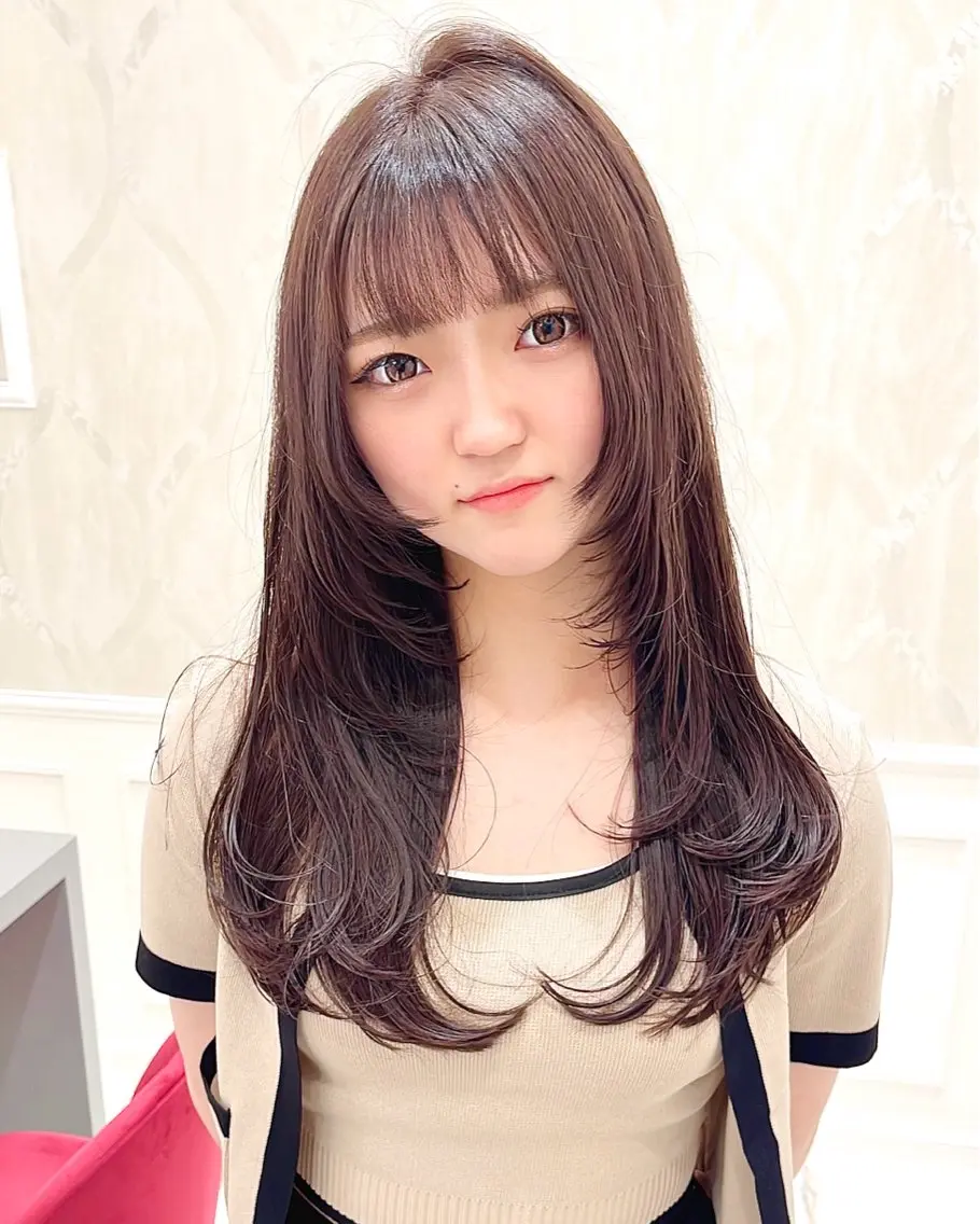 セミロング 顔まわりレイヤー レイヤーカット 大阪ウルフカット 🐺デザインカラーのヘアスタイル