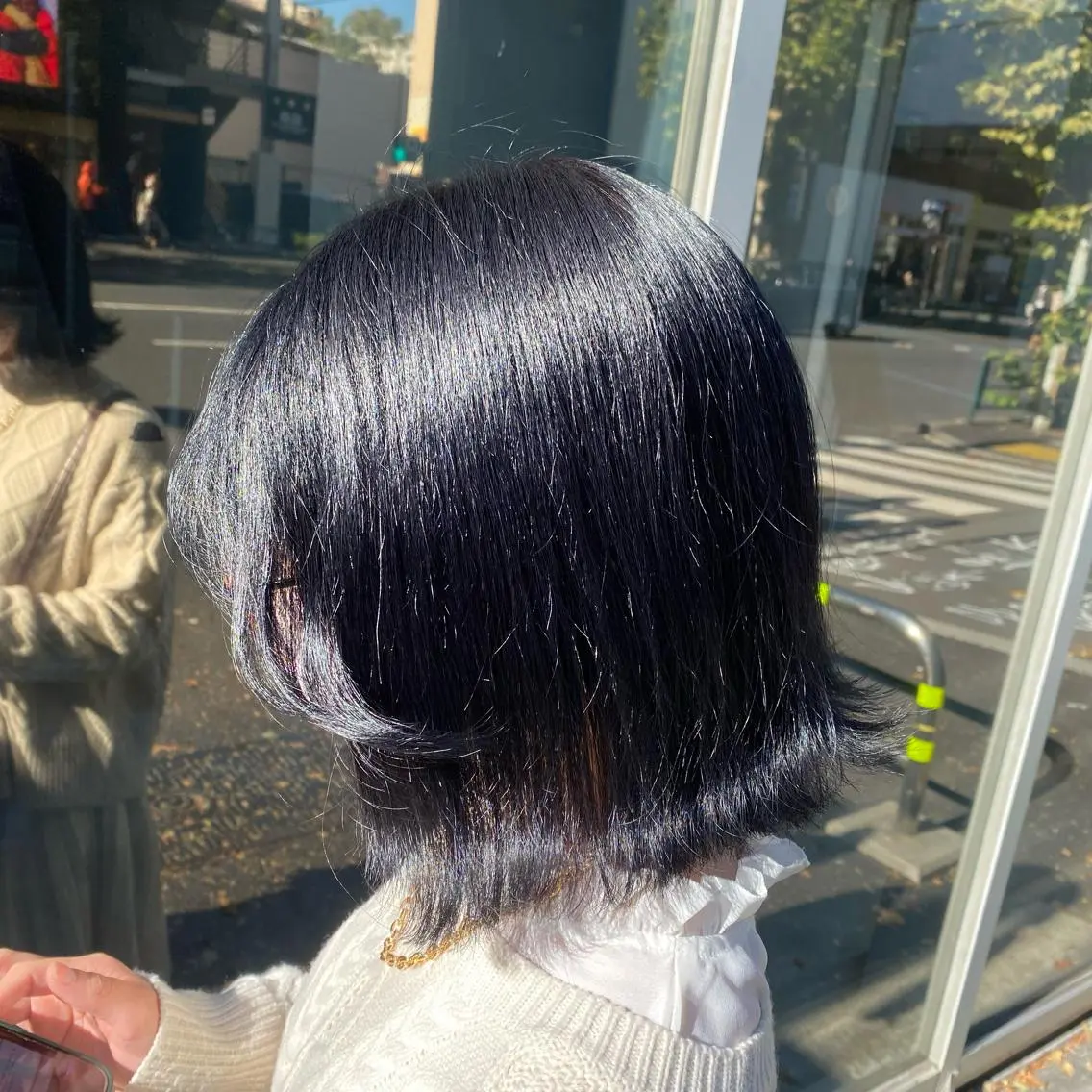 ミディアム カラー 黒髪 ブリーチ ブルーカラー ブルーブラック ブリーチなしカラー ブリーチなしカラー の職人YOSHIKIのヘアスタイル