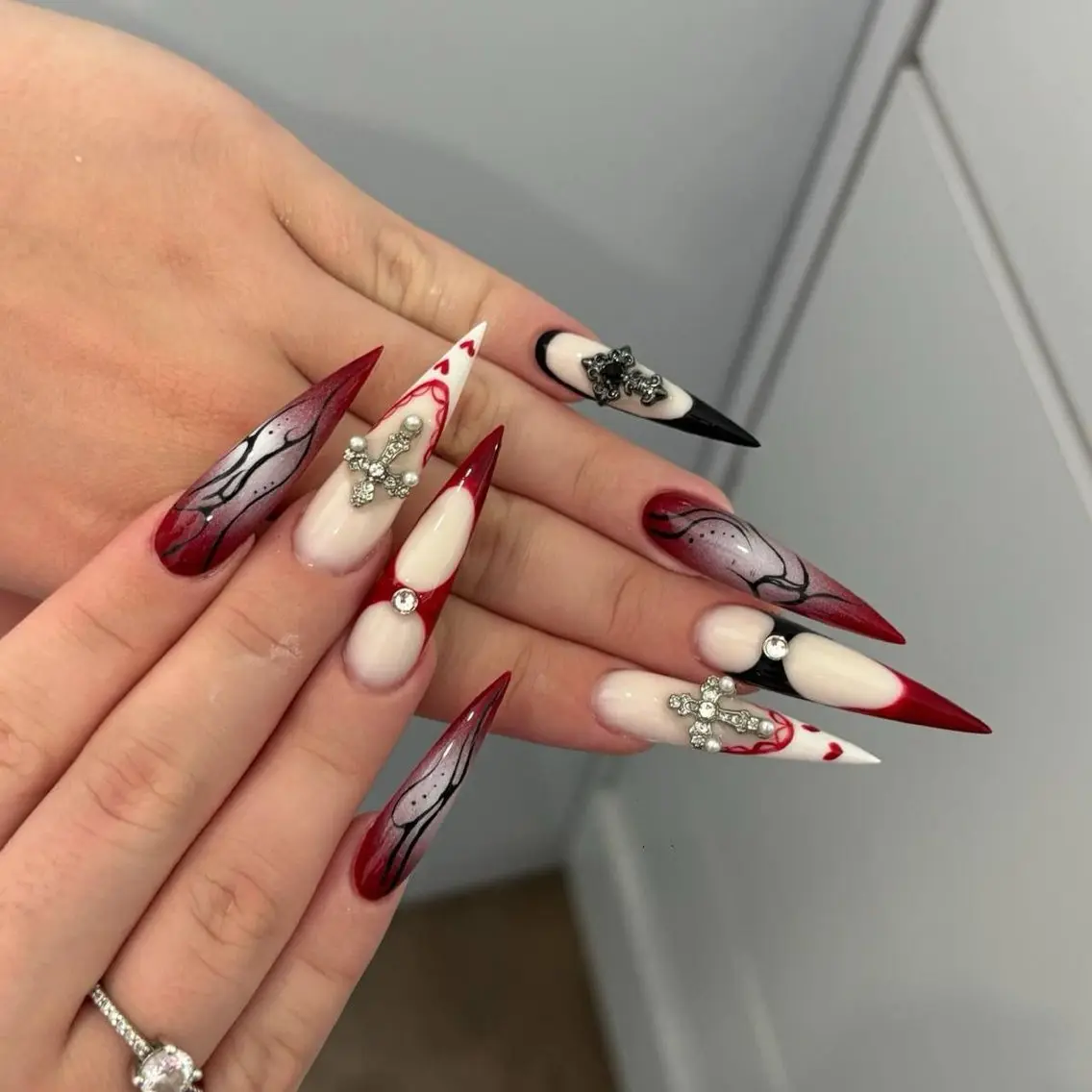 ネイル フレンチネイル ジェルネイル 韓国ネイル ロングネイル 赤色 ハンドネイル Umee Nailのネイルデザイン