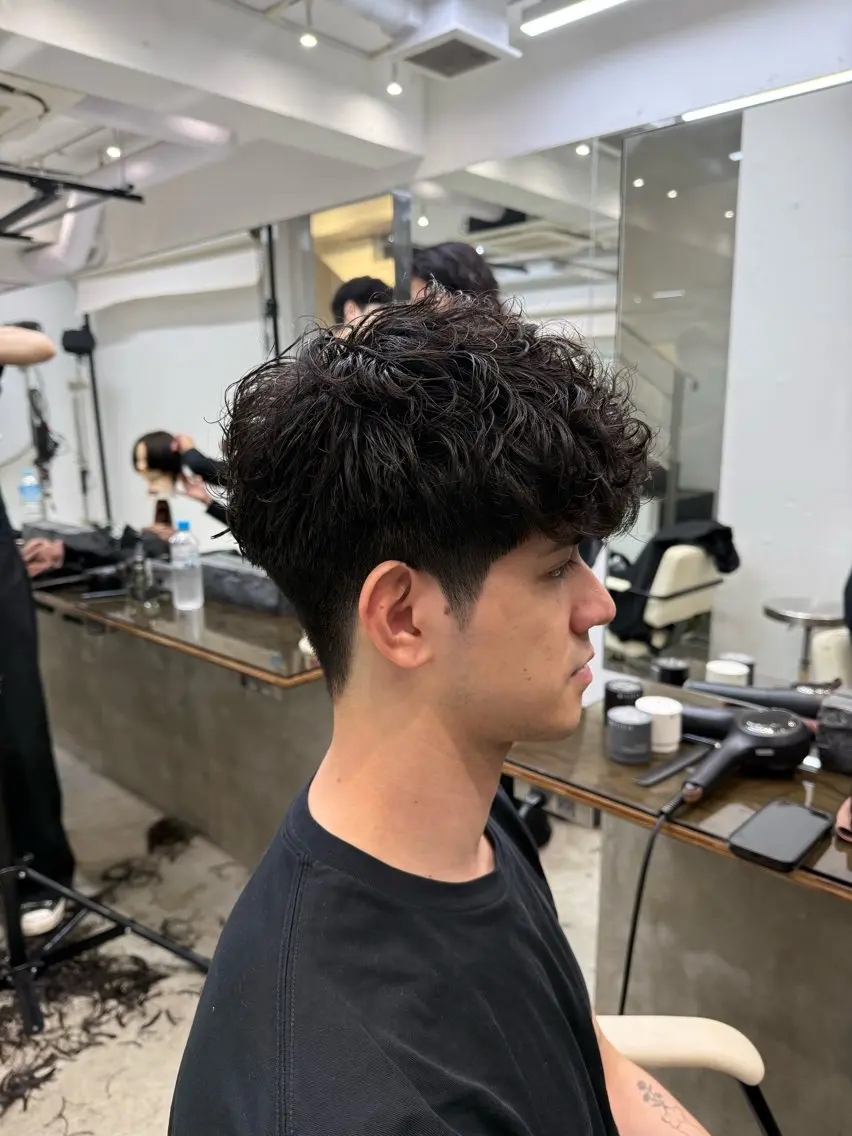ショート パーマ メンズ スペインカール カット パーマ fifth｜メンズ パーマ・フェード村田のヘアスタイル