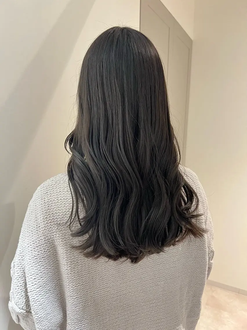 ロング カラー ヘアアレンジ ベージュカラー オレンジ 暗髪カラー🫐パーマ おくだりんかのヘアスタイル