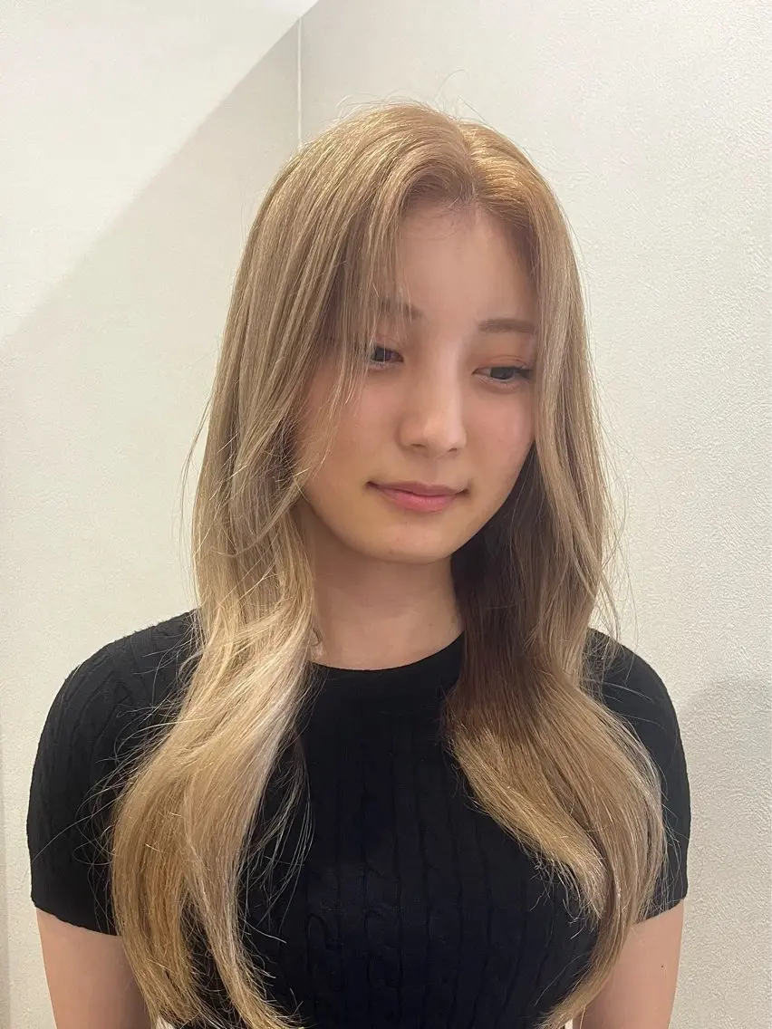 ロング カラー ブリーチ カット ヘアカラー トリートメント 福園 弘郁のヘアスタイル