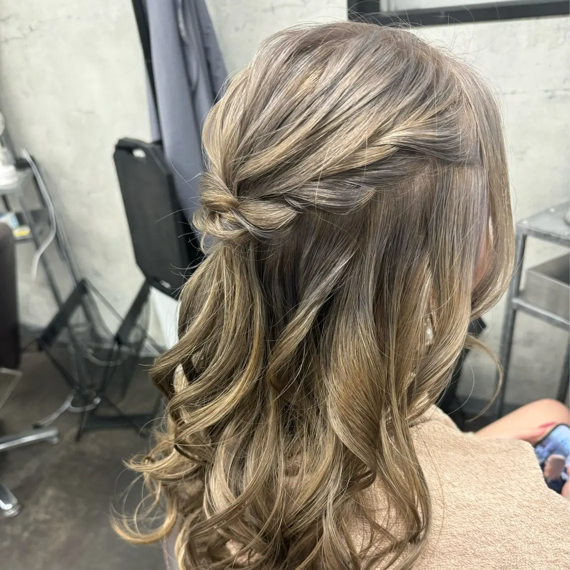 ロング ヘアアレンジ ハーフアップ 松本ののか /錦/ヘアセットのヘアスタイル
