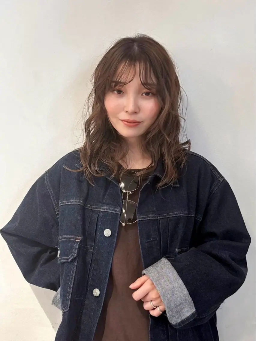 セミロング 亀澤 瑚奈のヘアスタイル