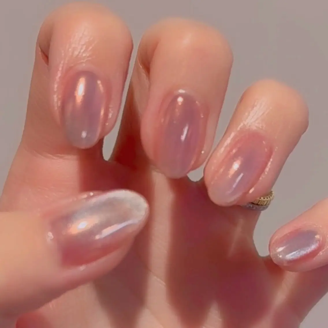 ネイル オーロラネイル ワンホンネイル ハンドネイル nail salon swaddle 🪽のネイルデザイン