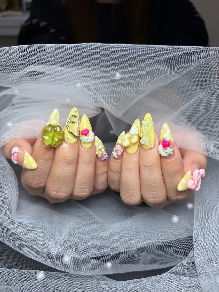 ネイル アートネイル 長さ出し ジェルネイル 韓国ネイル マグネットネイル ハンドネイル Cloudy Chan Nailのネイルデザイン
