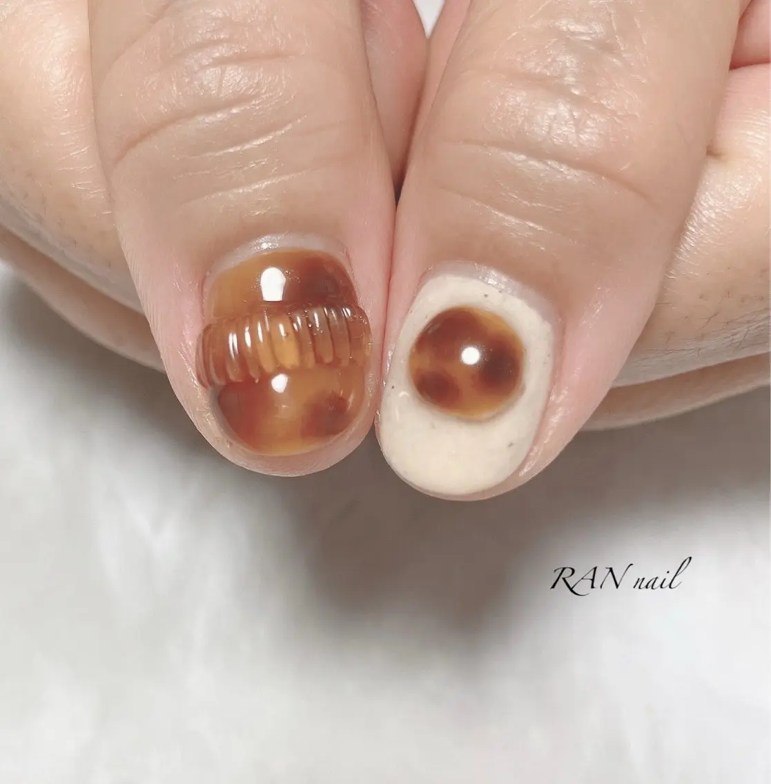ネイル べっ甲ネイル カジュアル クリアネイル フラッシュネイル ニュアンスネイル ハンドネイル フットネイル RAN nailのネイルデザイン