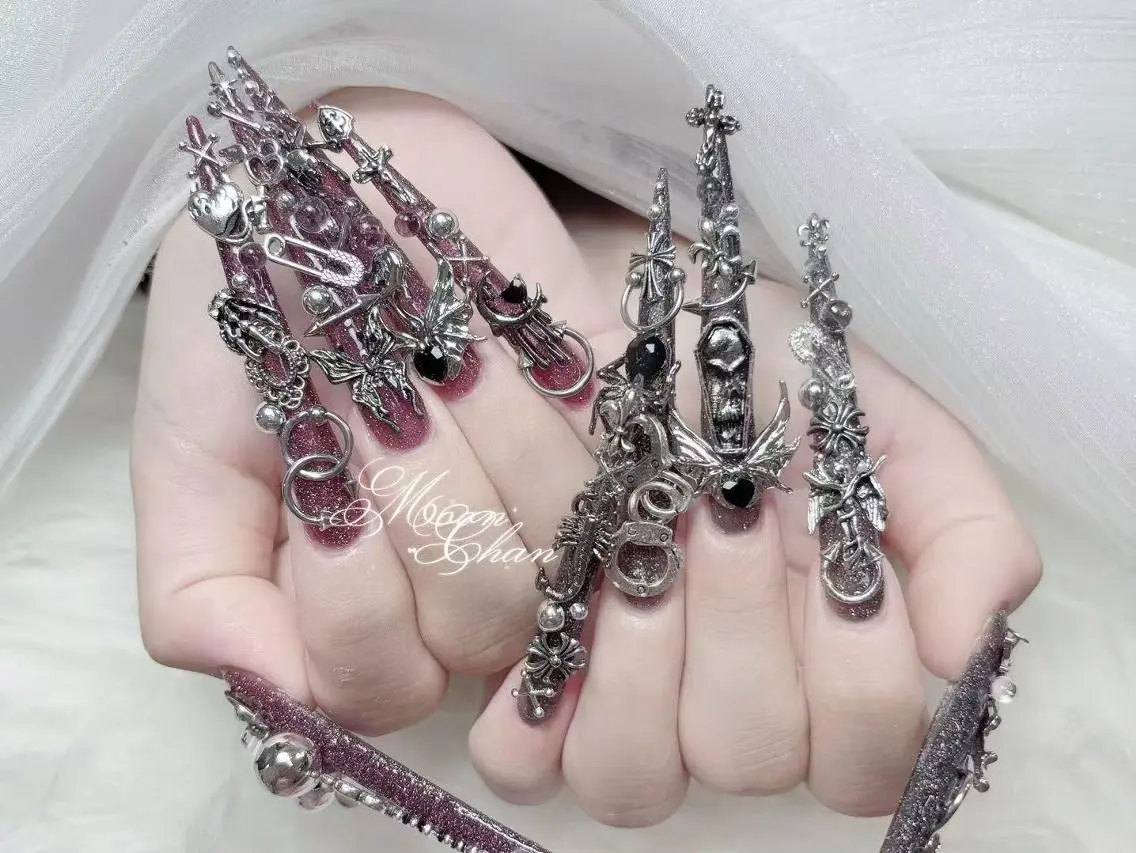ネイル 長さ出し キラキラネイル 韓国ネイル ロングネイル マグネットネイル ハンドネイル ハンドケア KTNail 🎀 長さ出し専門店のネイルデザイン