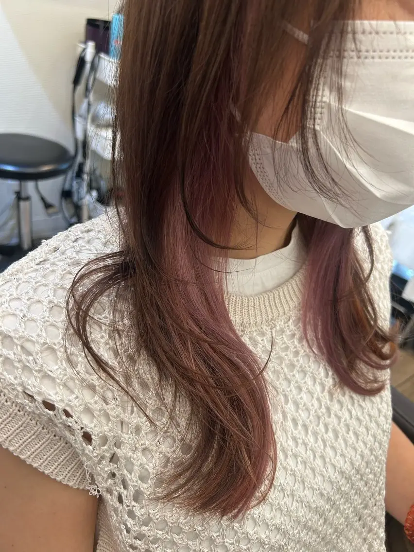 セミロング カラー イヤリングカラー ヘアカラー 艶カラー /Chitose🎀のヘアスタイル