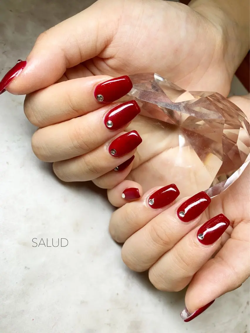 ネイル ストーンネイル Nail Salon SALUDのネイルデザイン