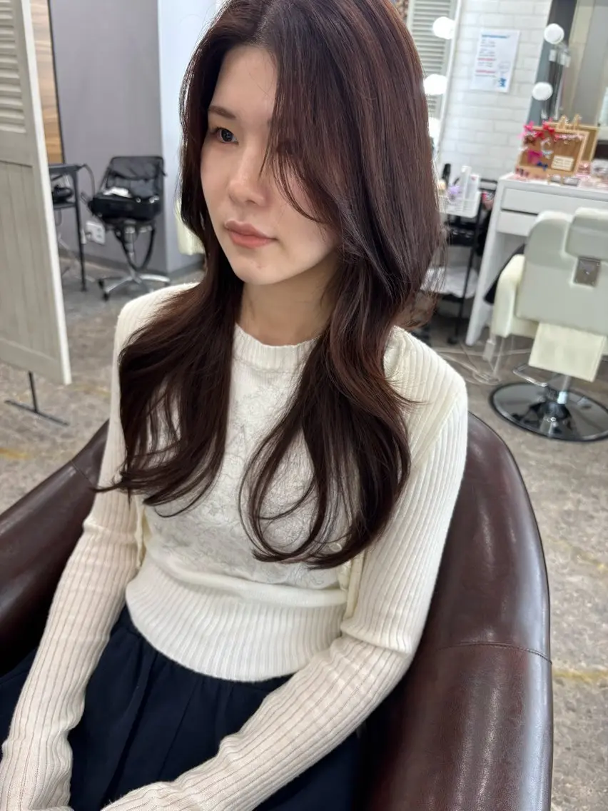 ロング レイヤーカット KANAMI日暮里 韓国ヘア・メイクのヘアスタイル