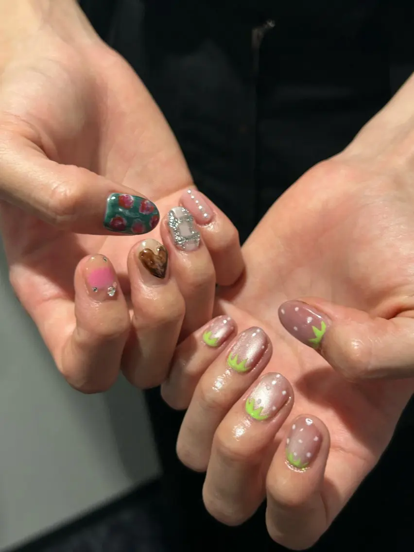 ネイル マグネットネイル ニュアンスネイル sakae yurinaのネイルデザイン