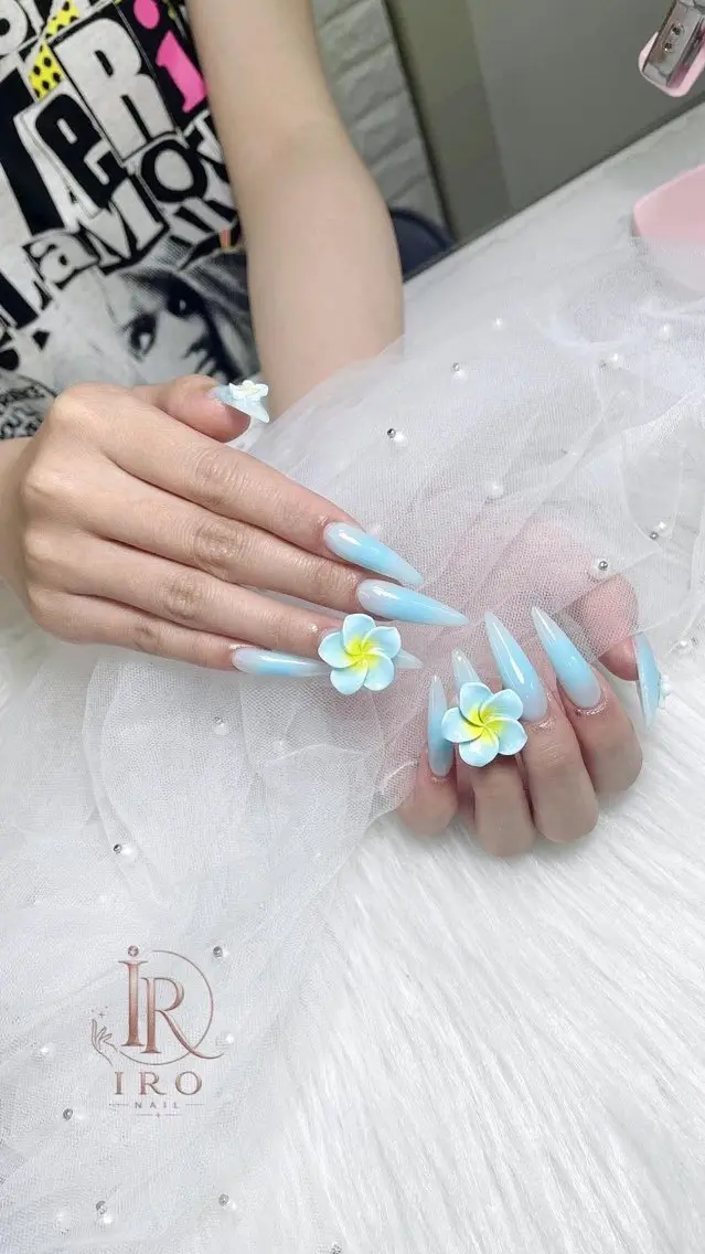 ネイル チークネイル フレンチネイル グラデーション 韓国ネイル マグネットネイル IRO NAIL MiAのネイルデザイン