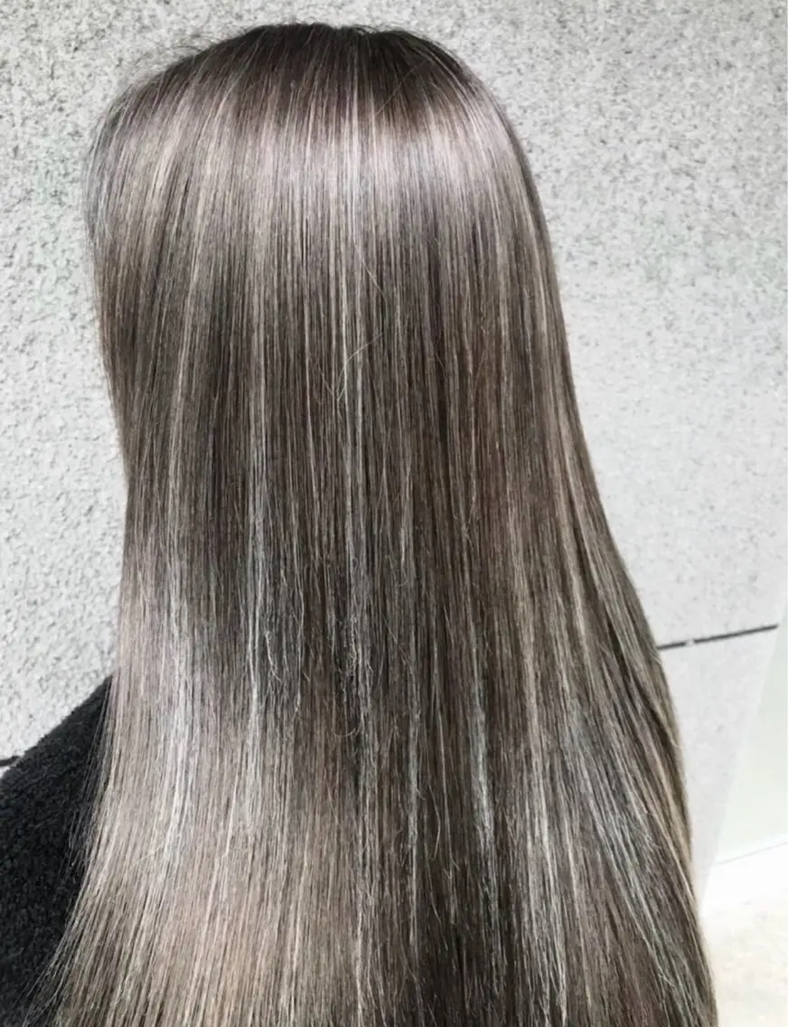 カラー 近藤 七海のヘアスタイル