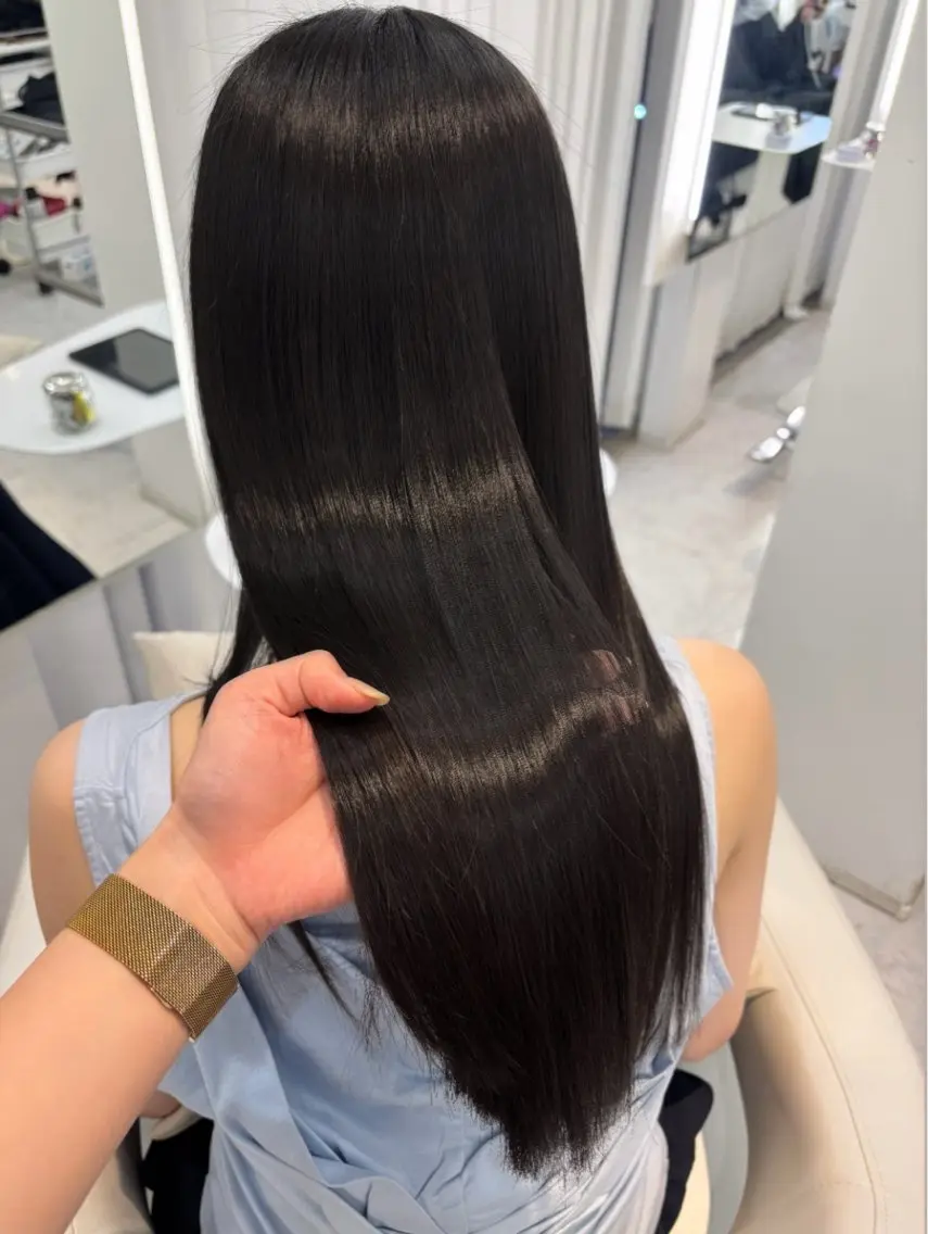 カラー 黒髪 ブルーカラー ブルーブラック トリートメント レイヤーカット🎀 kanaのヘアスタイル