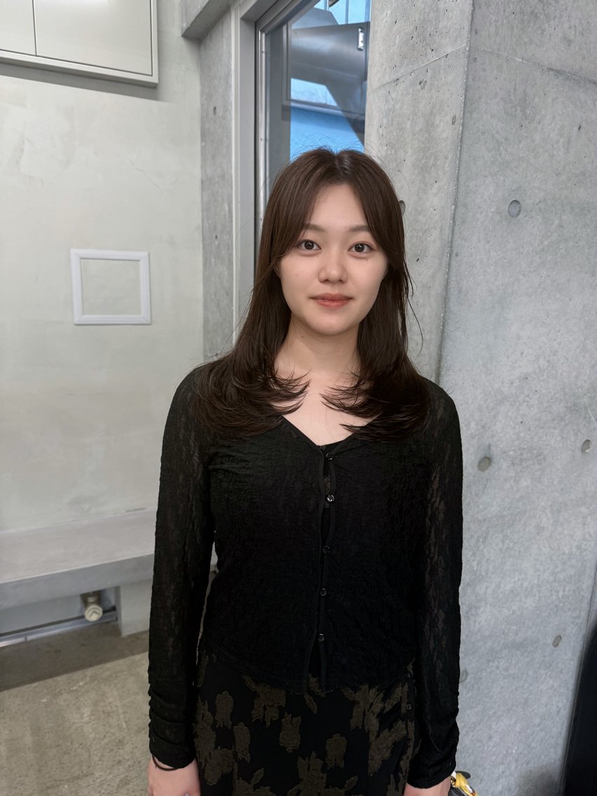 セミロング カラー アッシュ ベージュカラー ブリーチ 透明感カラー グレージュ カット ヘアカラー トリートメント 誰より丁寧なカット/ 小林輝/レイヤーのヘアスタイル