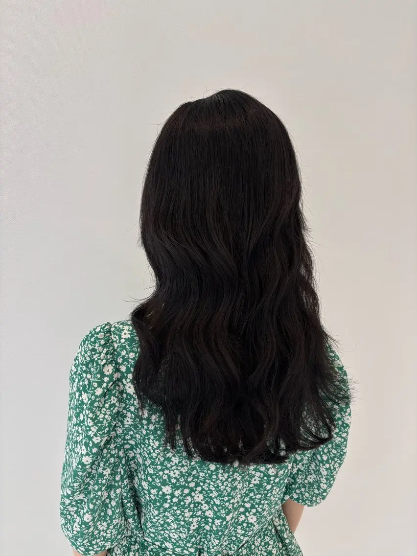 ロング カラー ヘアアレンジ moi Blanc/ Aoyagiのヘアスタイル