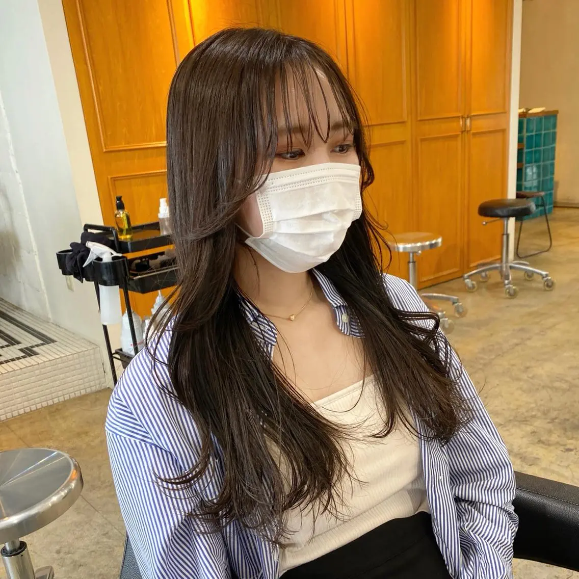 ロング カラー ベージュカラー フォギーベージュ くびれヘア カット ヘアカラー RIKA韓国ヘア/く びれヘア/上品カラーのヘアスタイル