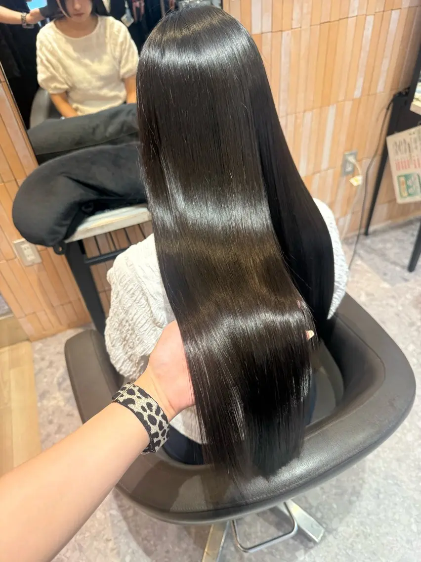 ロング カット ヘアカラー トリートメント 佐藤 凜華のヘアスタイル