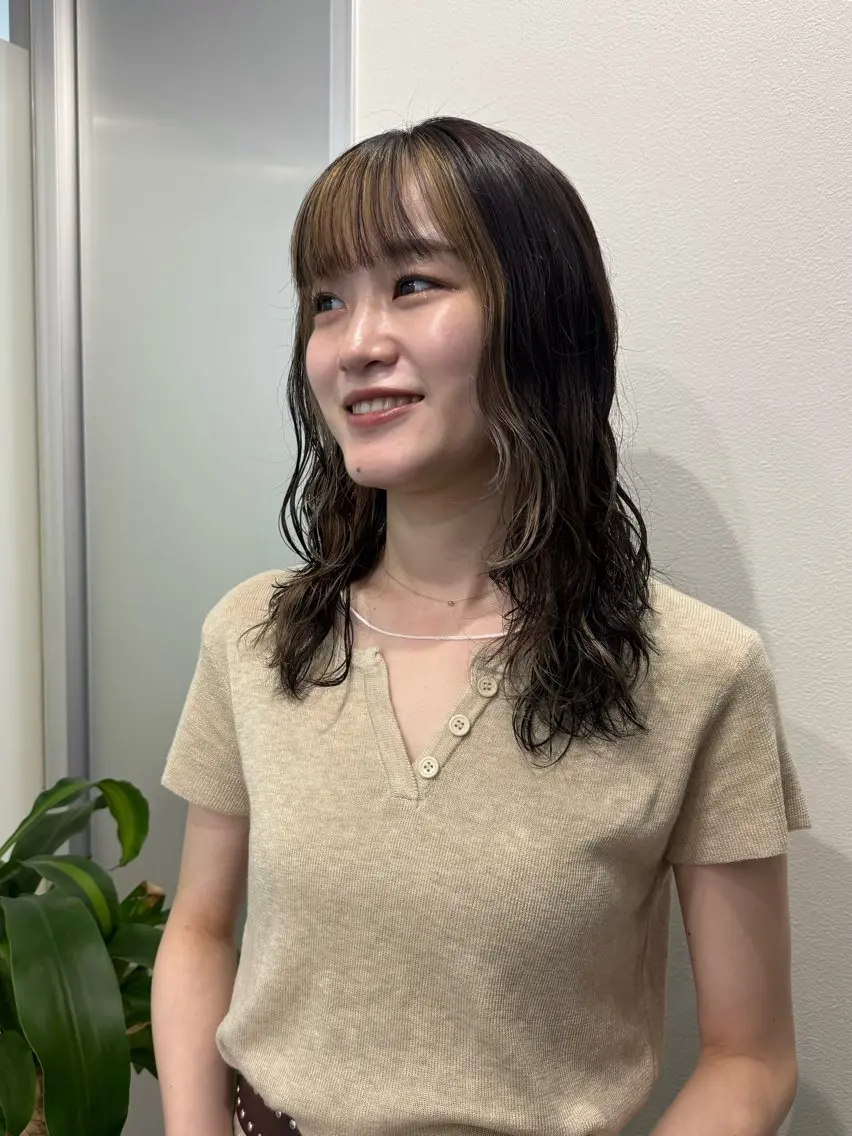 セミロング カラー ミストバング フェイスフレーミング azumi/ベージュ /オリーブ/縮毛のヘアスタイル
