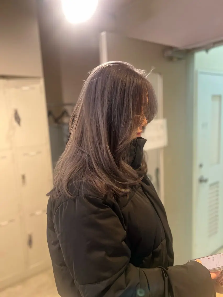 セミロング カラー ヘアアレンジ カット ヘアカラー トリートメント ヘッドスパ ヘアセット 💍透明感×韓流ハイ トーン💍RYUTAのヘアスタイル