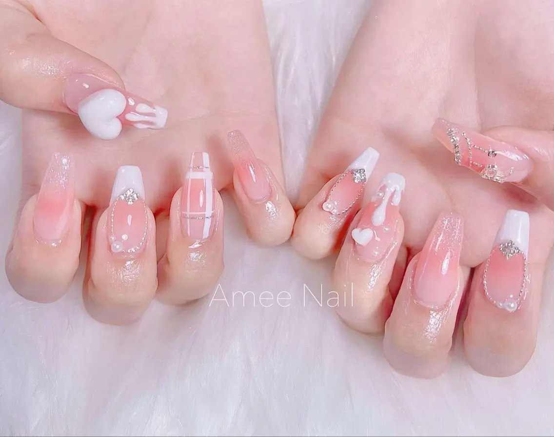 ネイル オーロラネイル クリアネイル フラッシュネイル ジェルネイル グラデーション Amee Nail Salonのネイルデザイン