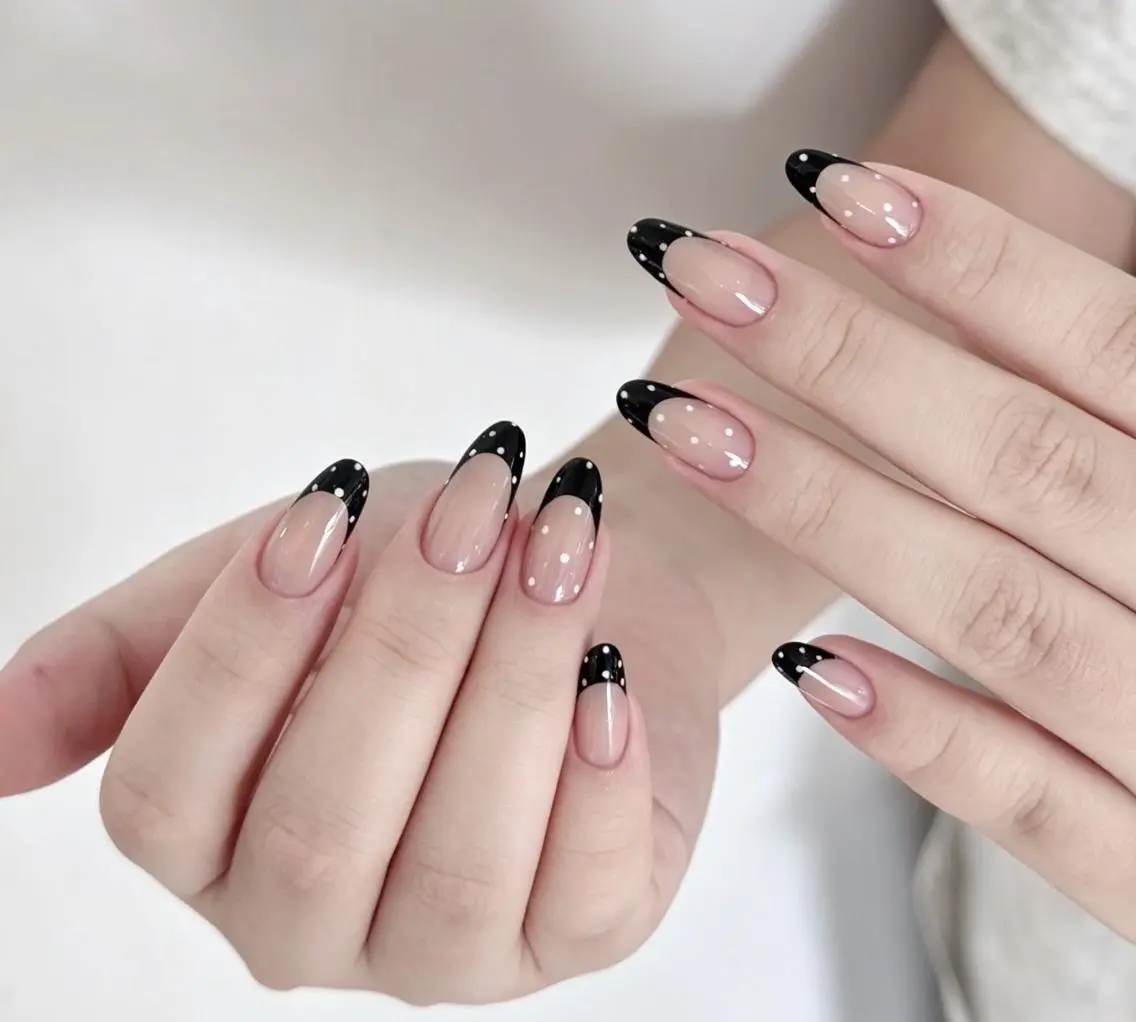 期間限定　💅チップ長さ出し10本＋フレンチネイル(ベース色付き)10980➡️5980 初回ソフトジェルオフ無料の写真