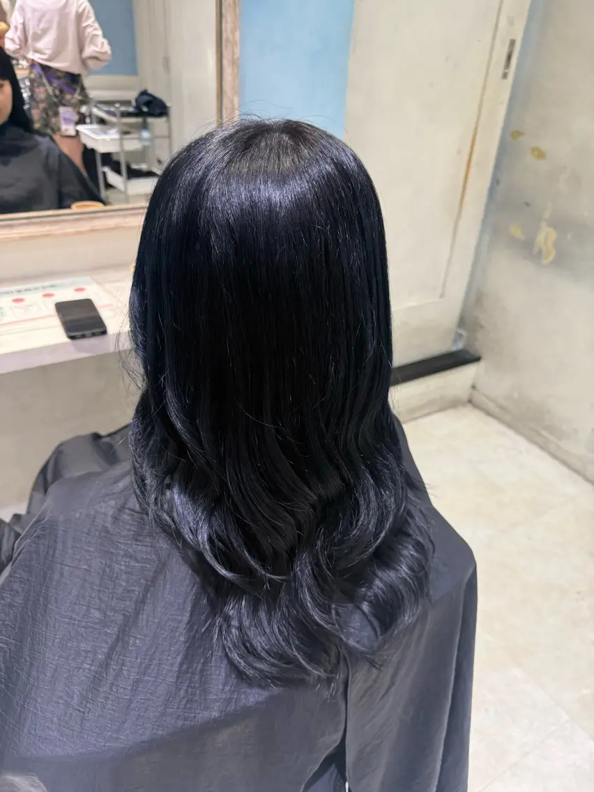 ロング カラー アッシュ ベージュカラー ブリーチ ブルーカラー 透明感カラー ヘアカラー ハイトーン/ブリーチ 💙みずき💙のヘアスタイル