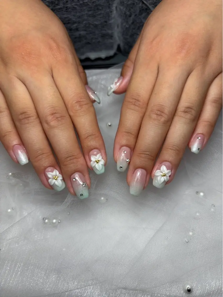 ミディアム ruby nailのネイルデザイン