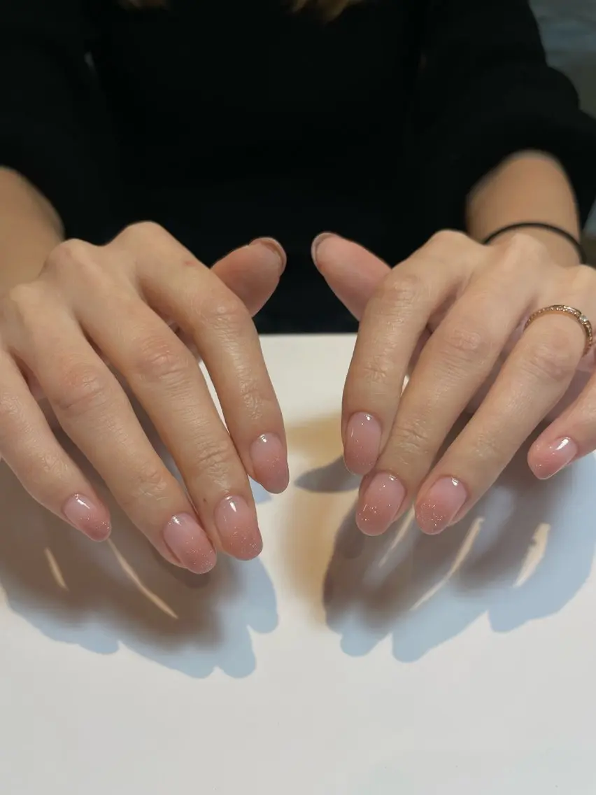 ネイル ラメ(グリッター) ラメグラデーション オフィスネイル ピンク plume. SAIKAのネイルデザイン
