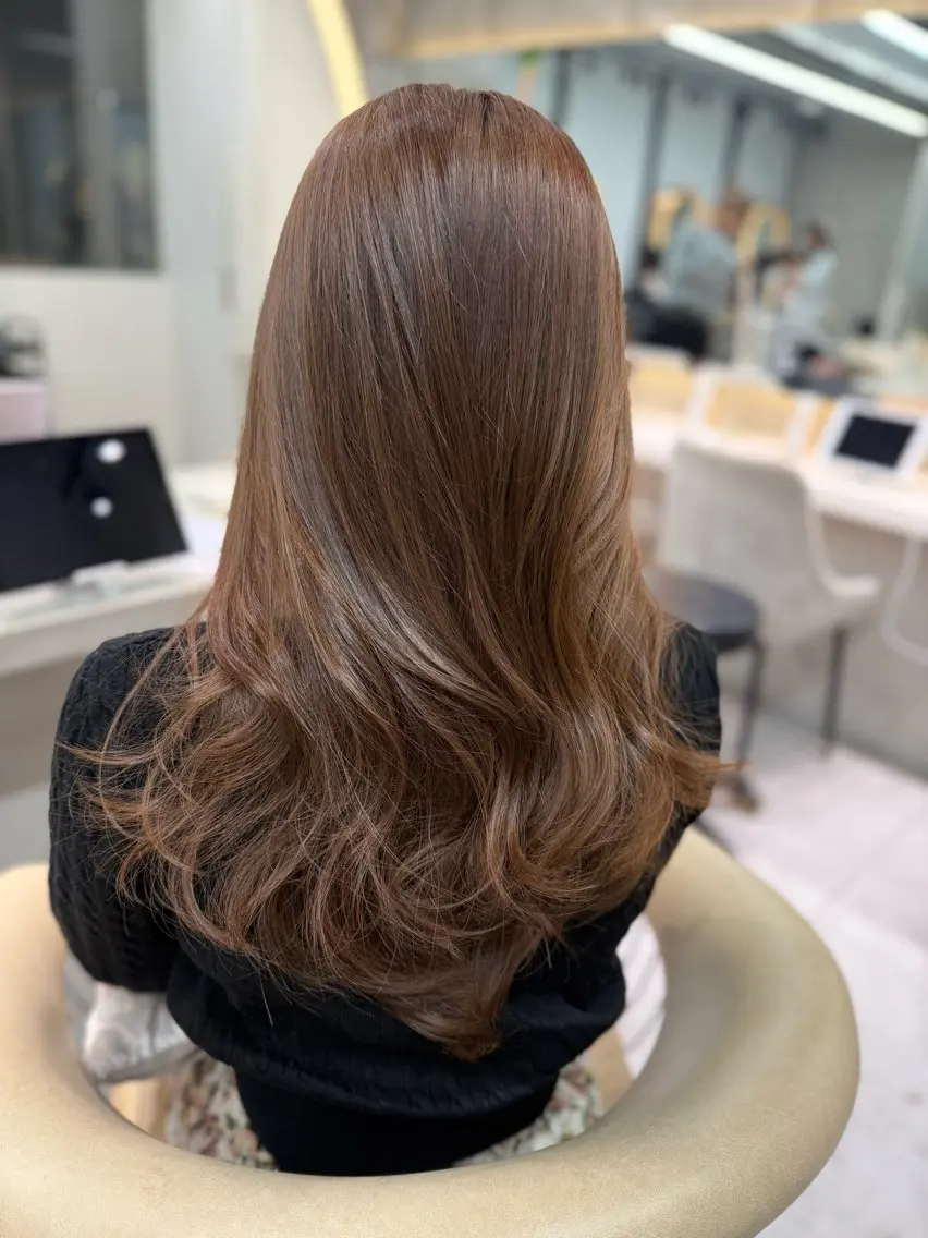 ロング カラー カット ヘアカラー トリートメント shion 透明感カラーのヘアスタイル