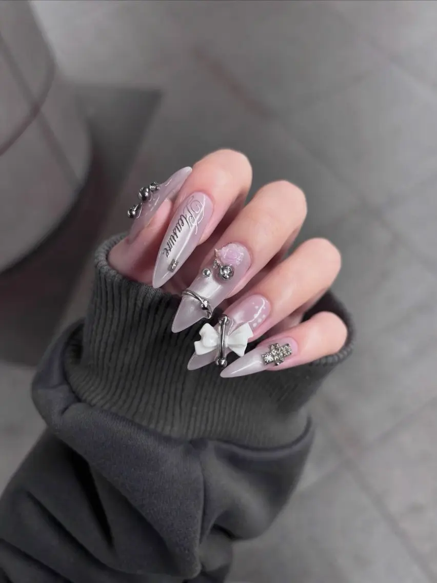 ネイル ハンドネイル HAPPI NAIL CALINのネイルデザイン