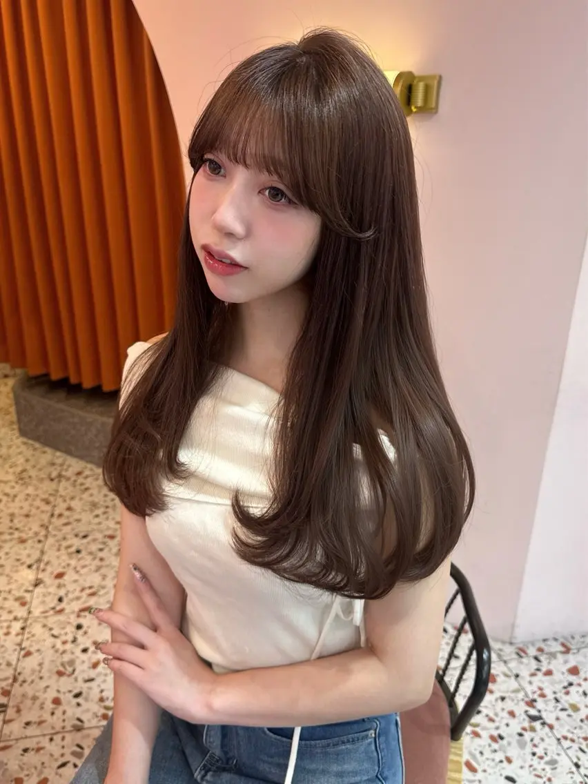 ロング チョコレートブラウン くびれヘア 顔周りカット 髪質改善 レイヤーカット カット ヘアカラー トリートメント 顔周り/透明感カラー REINA𓍯のヘアスタイル