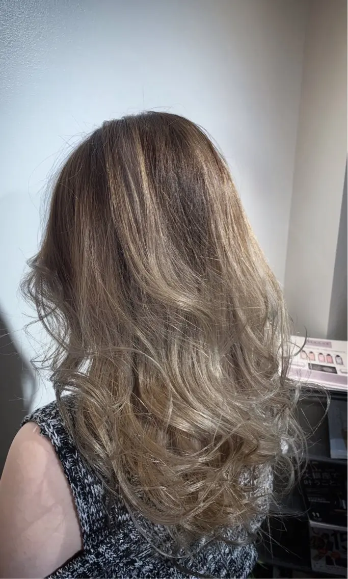 ロング カラー 成瀬 一生のヘアスタイル