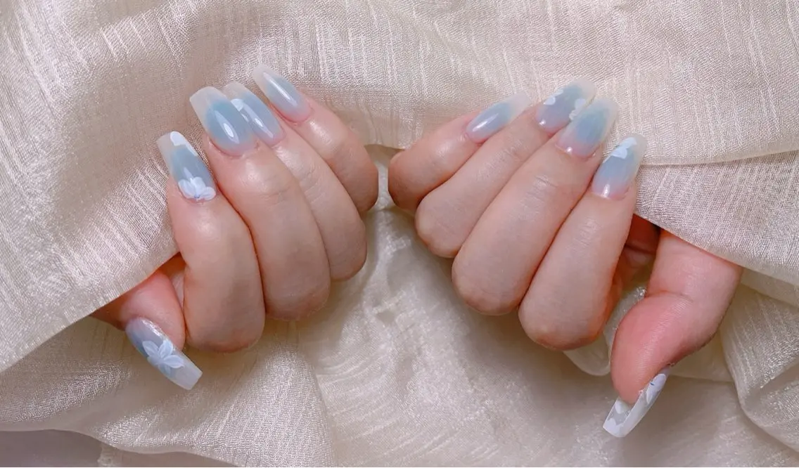 ネイル Demure リリス 銀座店のネイルデザイン