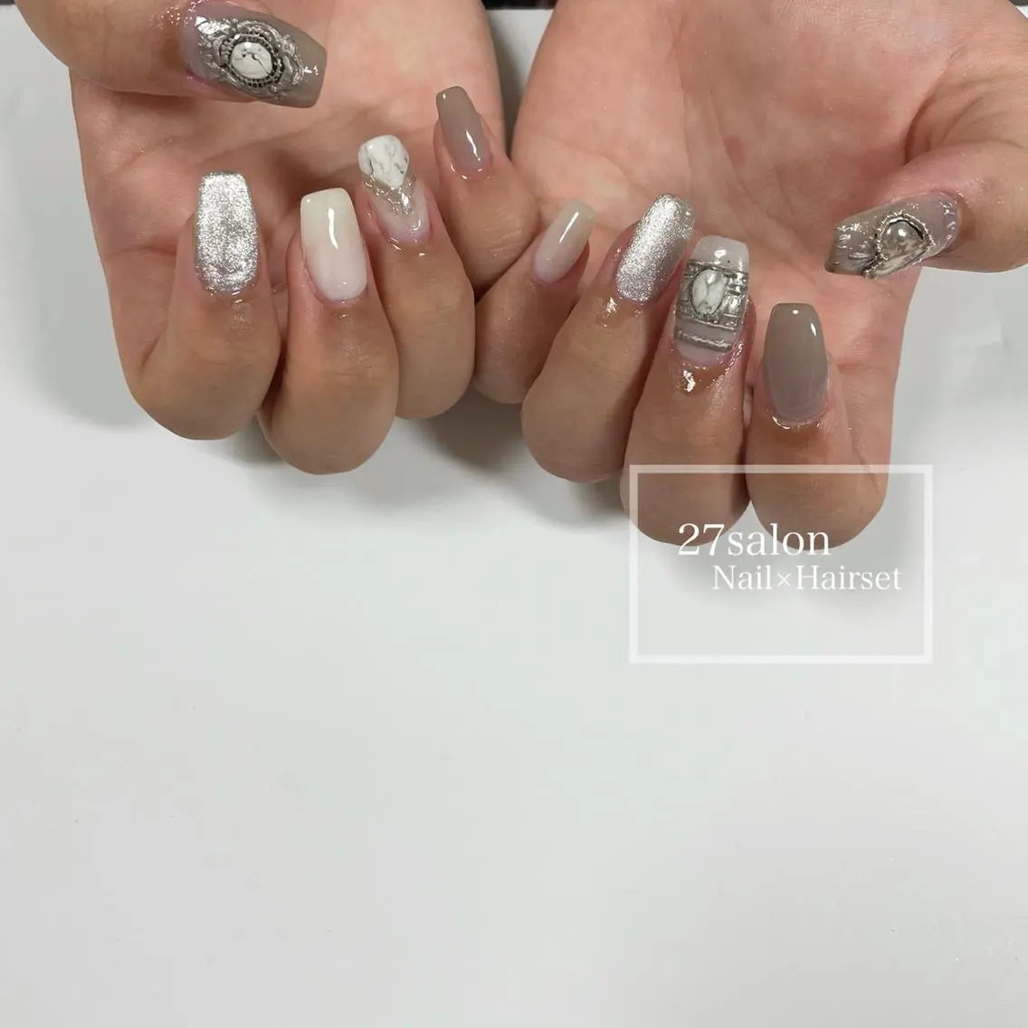 ネイル アートネイル マグネットネイル 大理石ネイル(マーブル) ミラーネイル 27salon yuinaのネイルデザイン