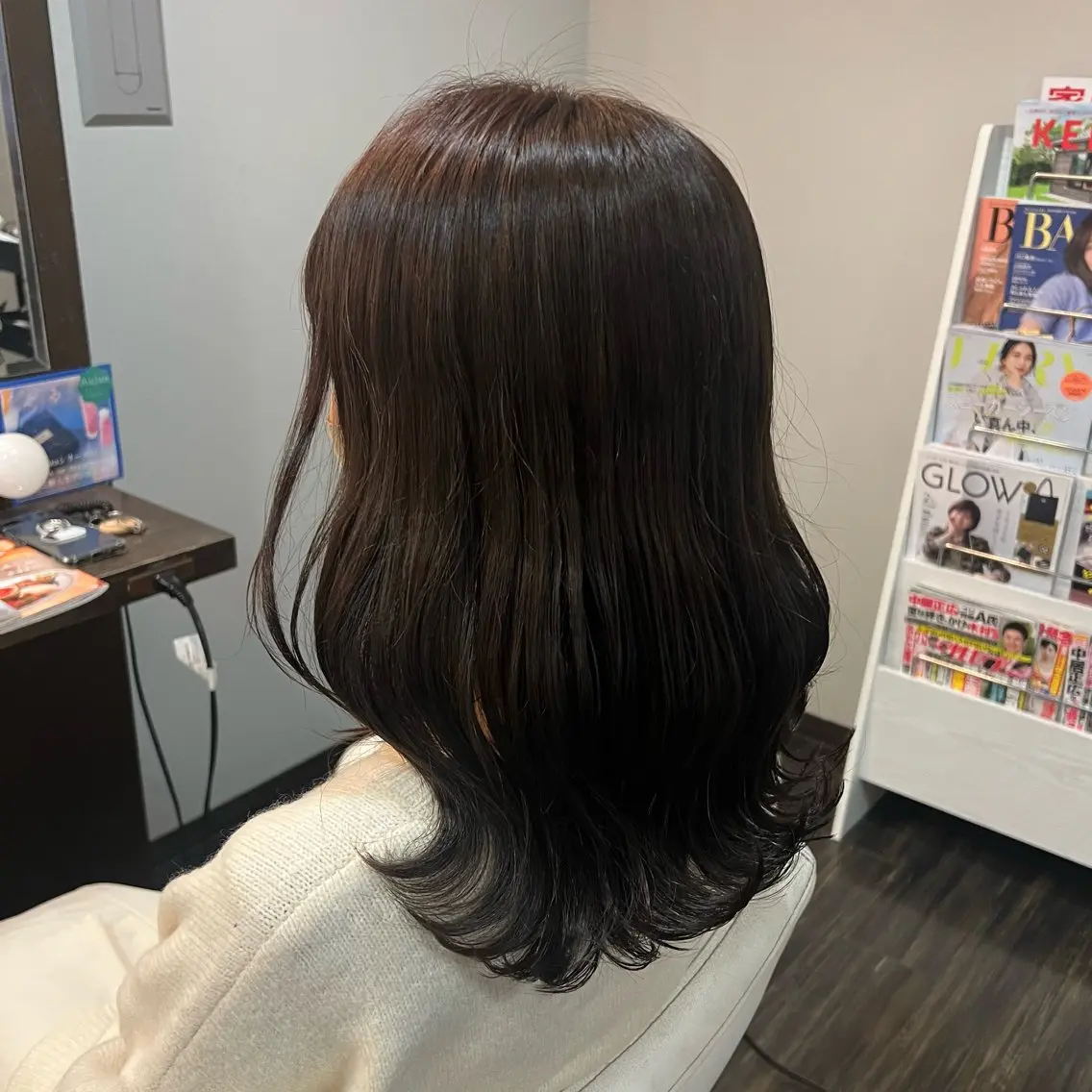 ミディアム カラー ベージュカラー オリーブベージュ 小林 那奈のヘアスタイル