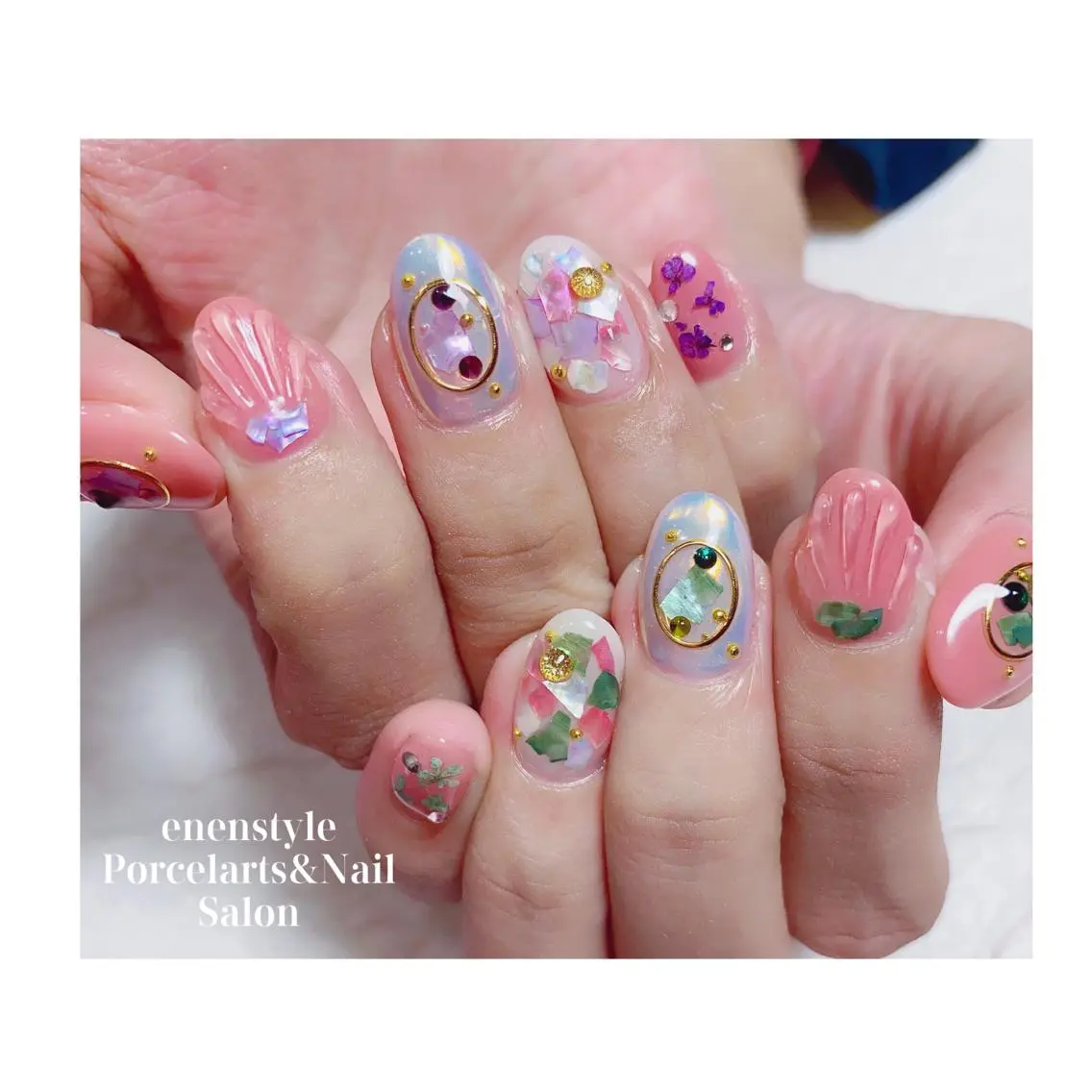 ミディアム ネイル ジェルネイル ニュアンスネイル オフィスネイル ワンカラーネイル パラジェル ハンドネイル 🐾enen style 🐾のネイルデザイン