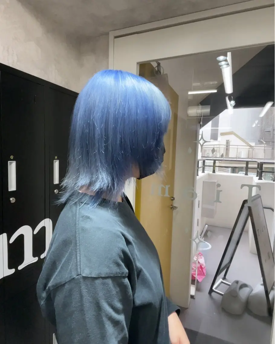 ショート カラー アッシュ アッシュグレー ベージュカラー ブリーチ ブロンド 【ときめき屋さん🎀 ハイトーン大和🎀】のヘアスタイル